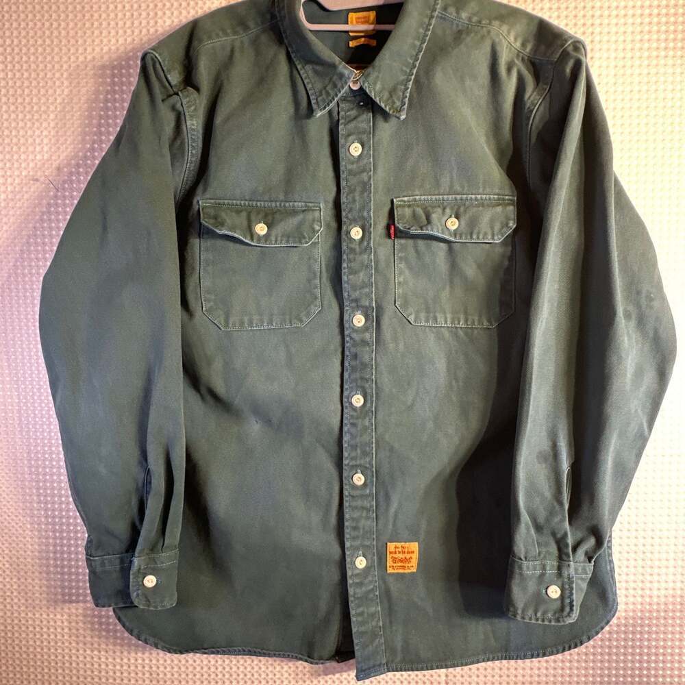Levi's Classic Worker Overshirt in Green Garment Dye - Picture 3 of 13